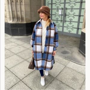H&M Oversized Coat Blue Checked Knee-length Size SMALL Trendy